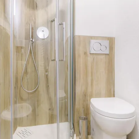 Hostdomus - Yellow * 세스트리에