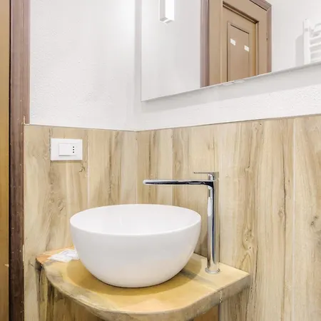 Hostdomus - Yellow * 세스트리에