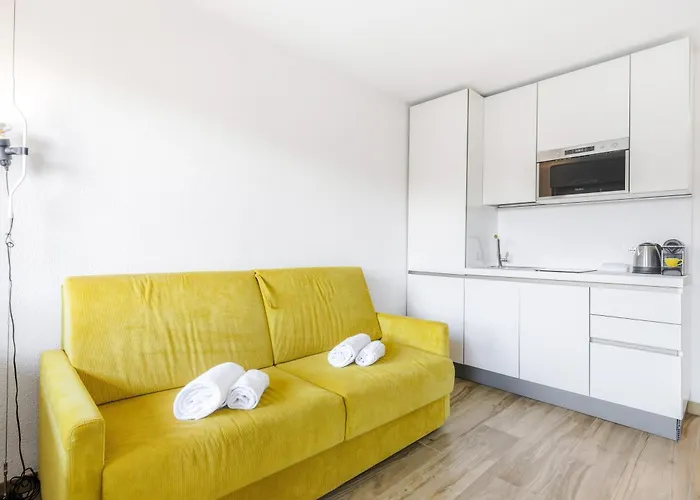 Hostdomus - Yellow *